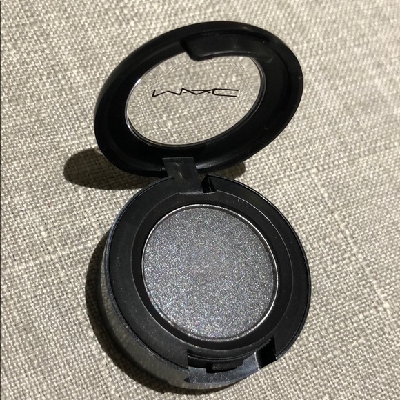 MAC Eye Shadow. Colour - Knight - Picture 4 of 4